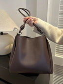 THE CLASSIC LEATHER TOTE BAG
